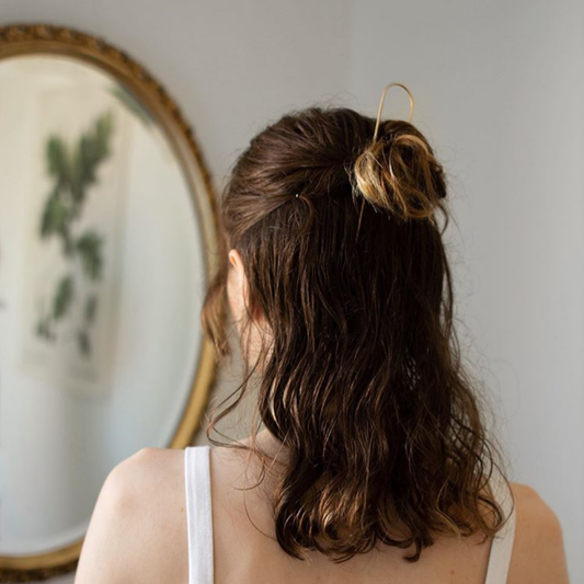 Lizzy Minimal Brass Hairpin - Straight