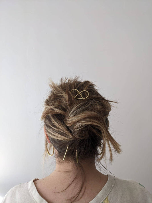 Lizzy Minimal Brass Hairpin -  Pretzel