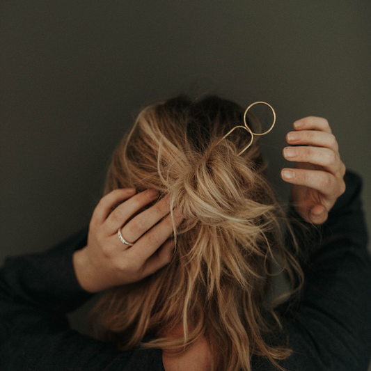 Lizzy Minimal Brass Hairpin - Loop