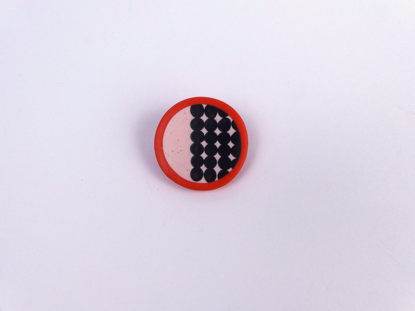 Graphic Circle Brooch - Nadege Honey