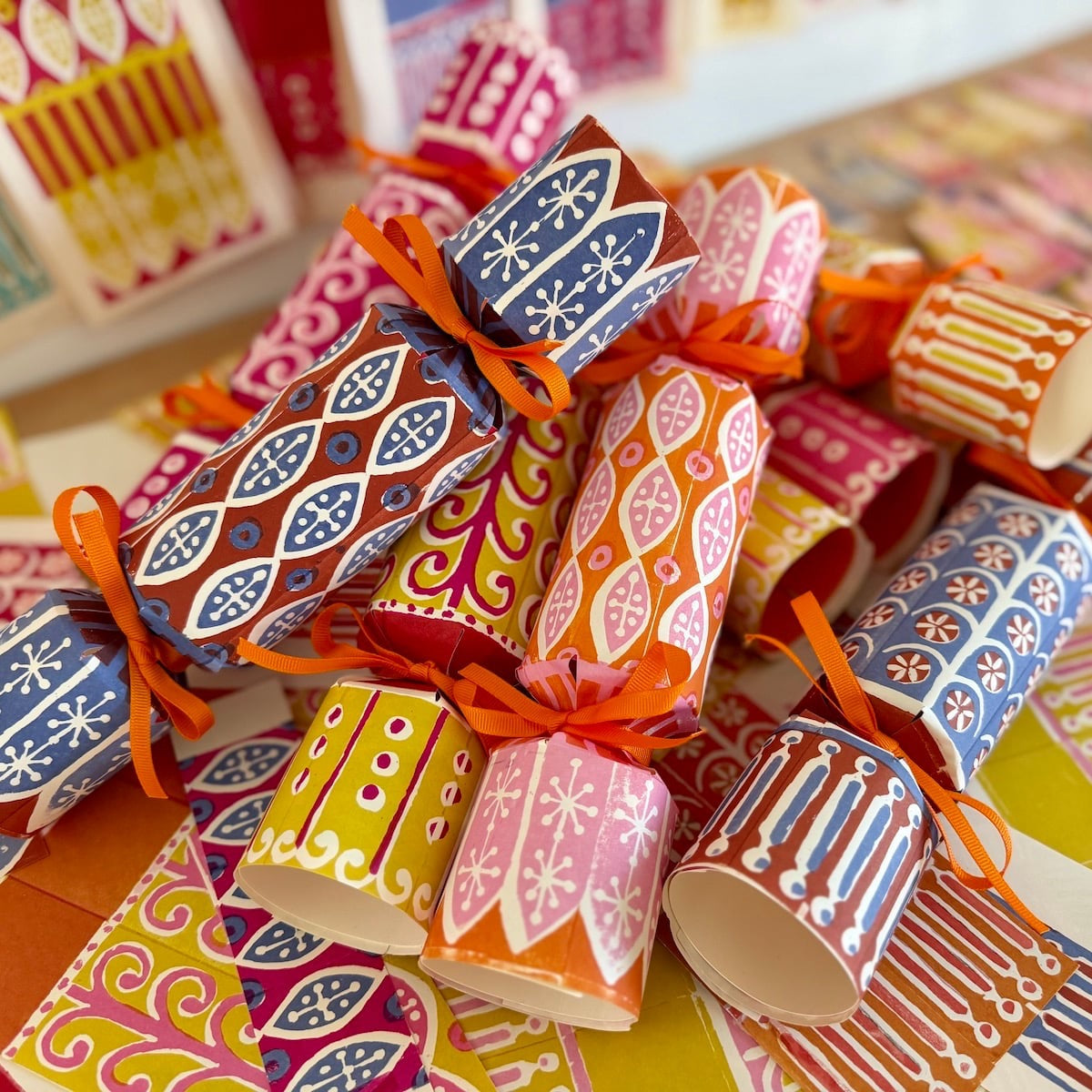 Make Your Own Christmas Crackers