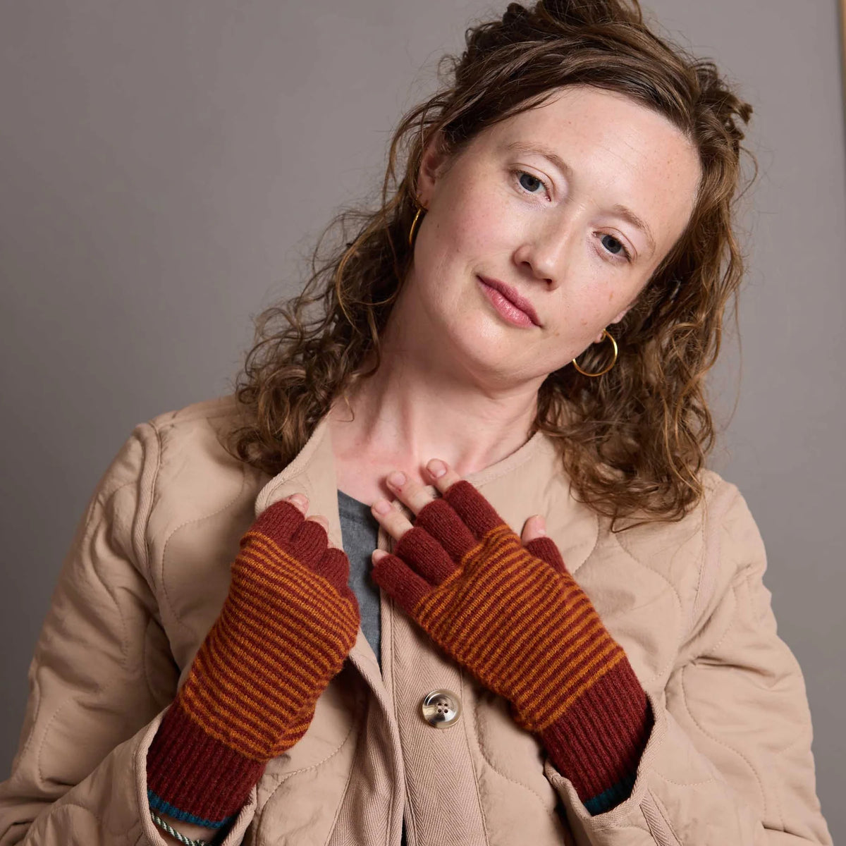 Unisex Lambswool Fingerless Gloves: Fine Stripe - Dark Red