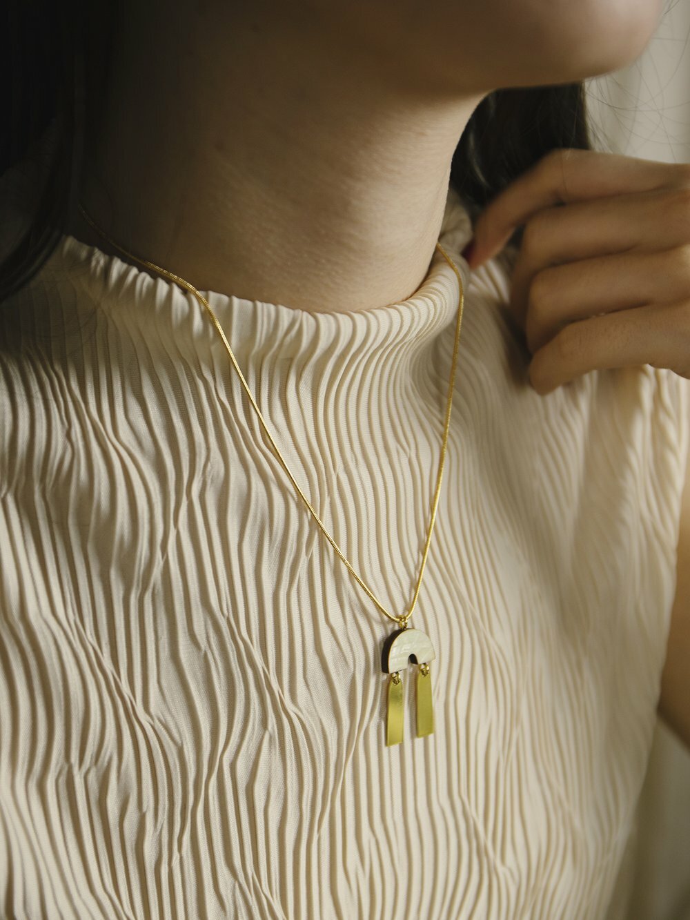 Cecilie Necklace in Mother of Pearl