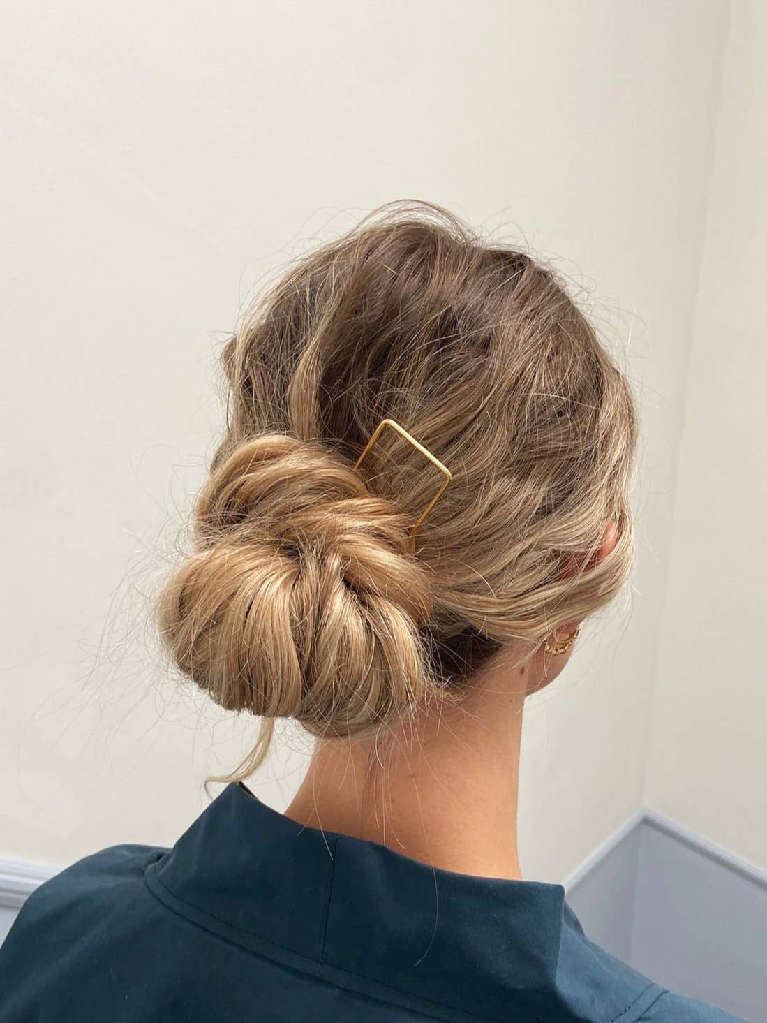 Lizzy Minimal Brass Hairpin - Square
