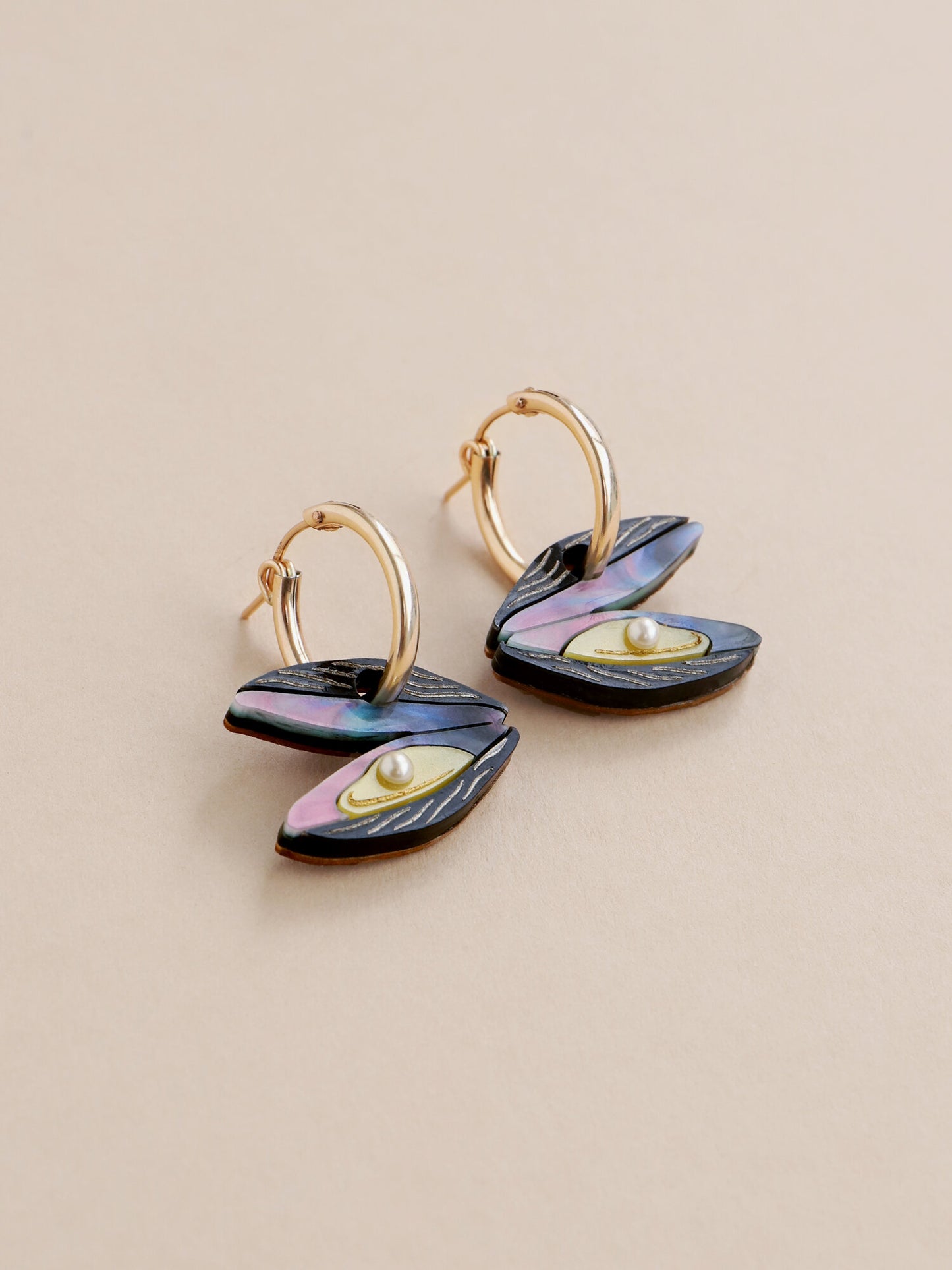 Mussel Hoop Earrings