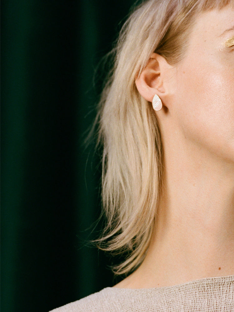 Raindrop Studs in Cream