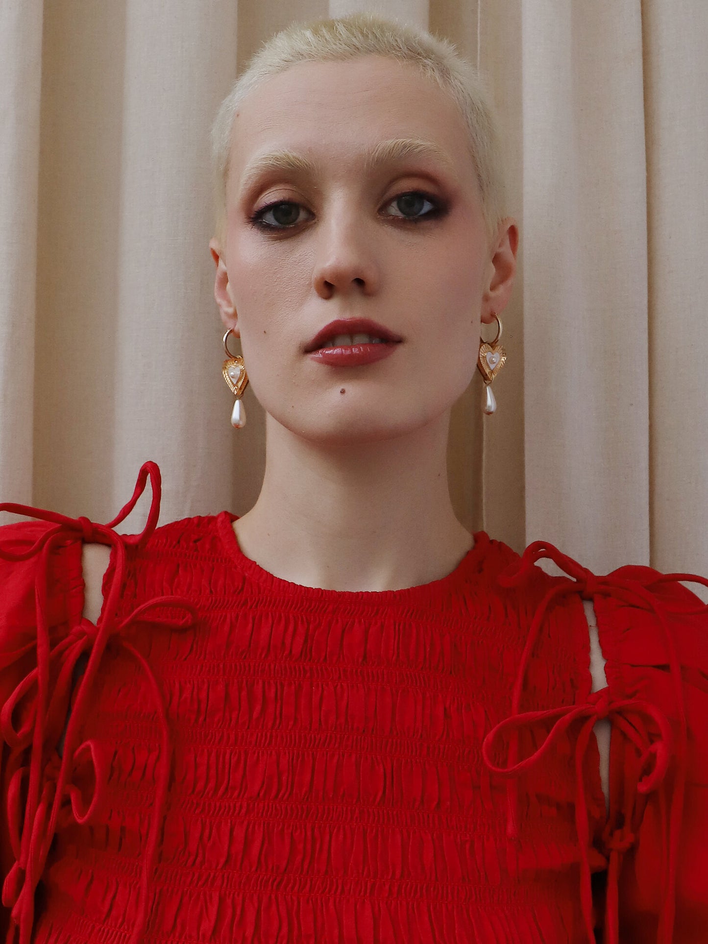 Robyn Drop Hoops in Cream