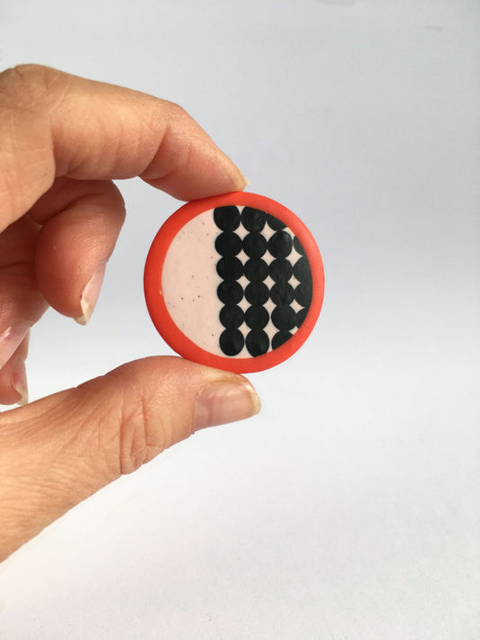 Graphic Circle Brooch - Nadege Honey