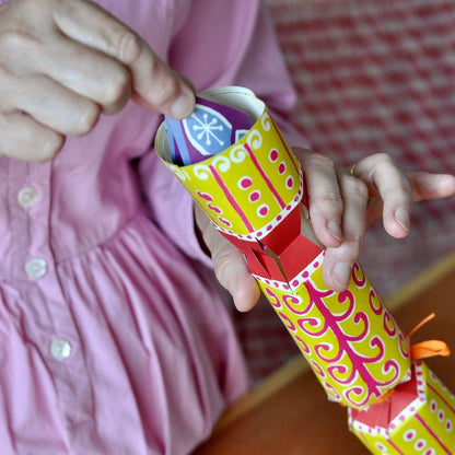 Make Your Own Christmas Crackers
