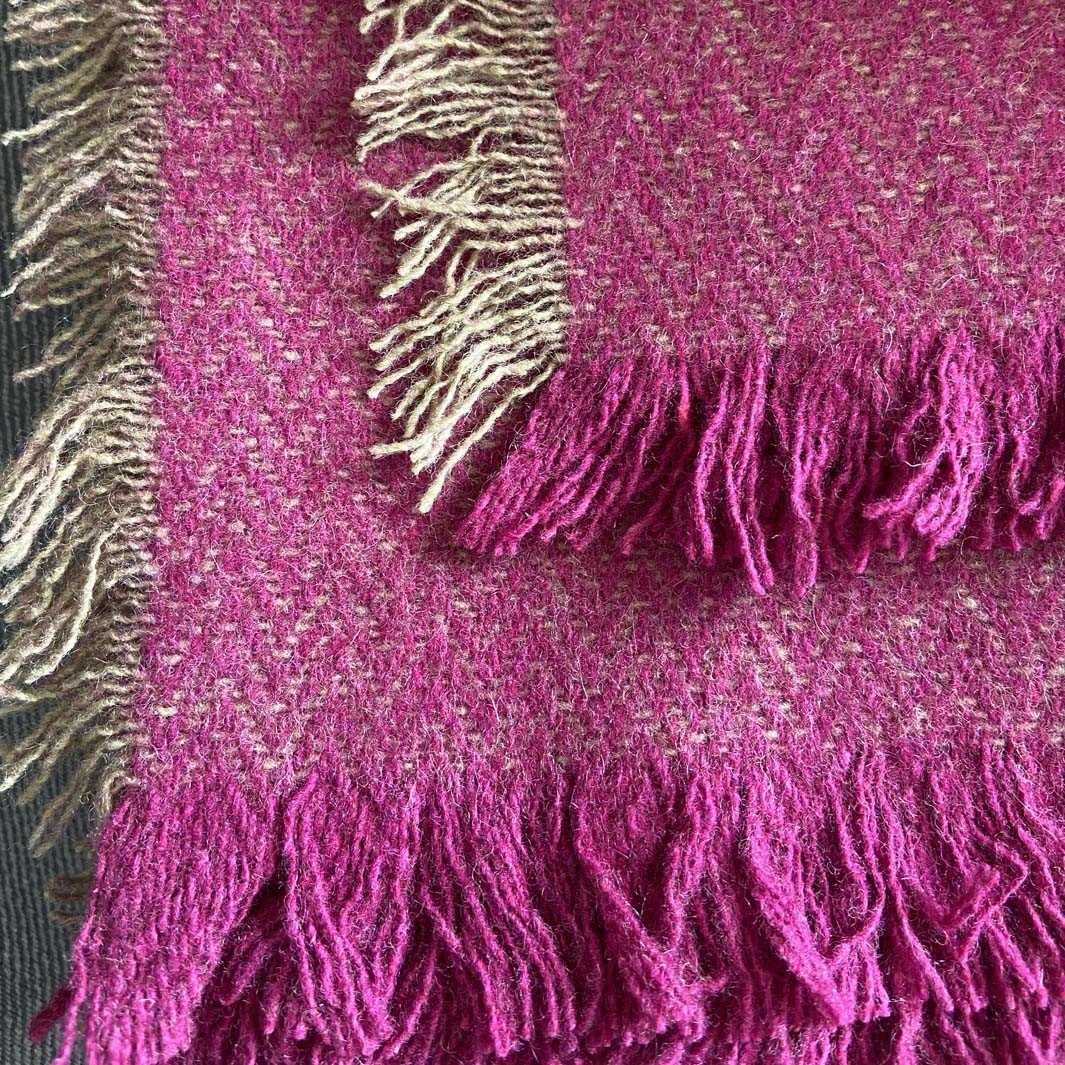 Recycled Wool Throw – 130cm x 170cm – Mulberry