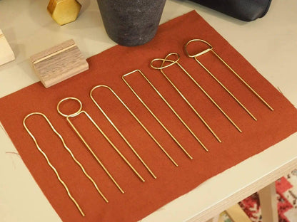 Lizzy Minimal Brass Hairpin -  Pretzel