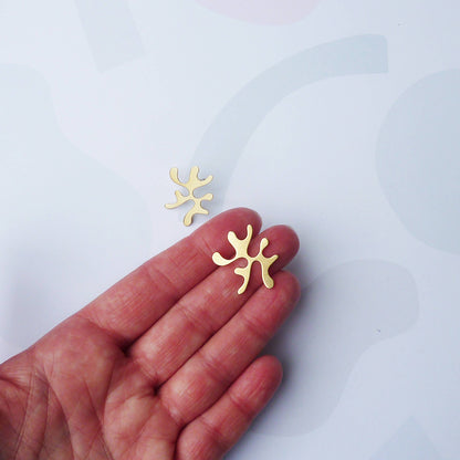 Flora Wavy Studs