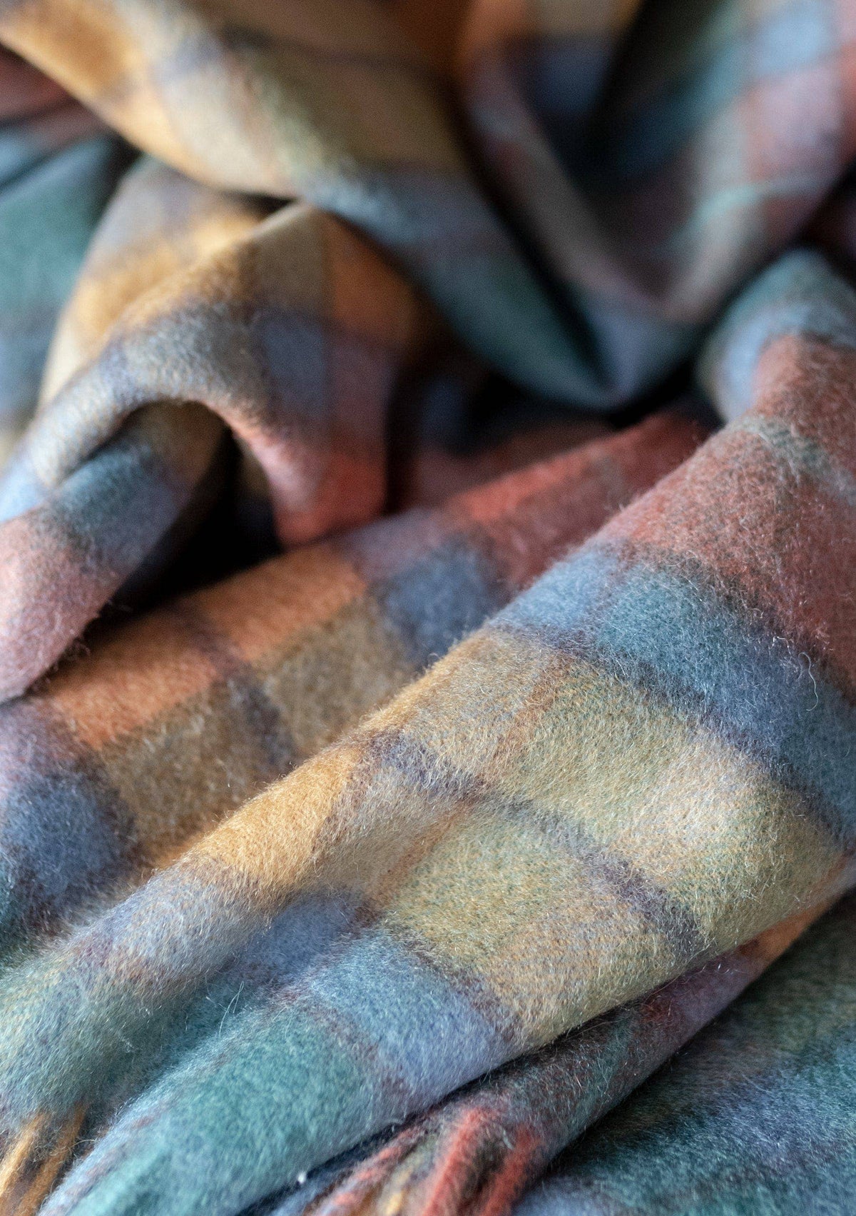 Lambswool Scarf in Buchanan Antique Tartan