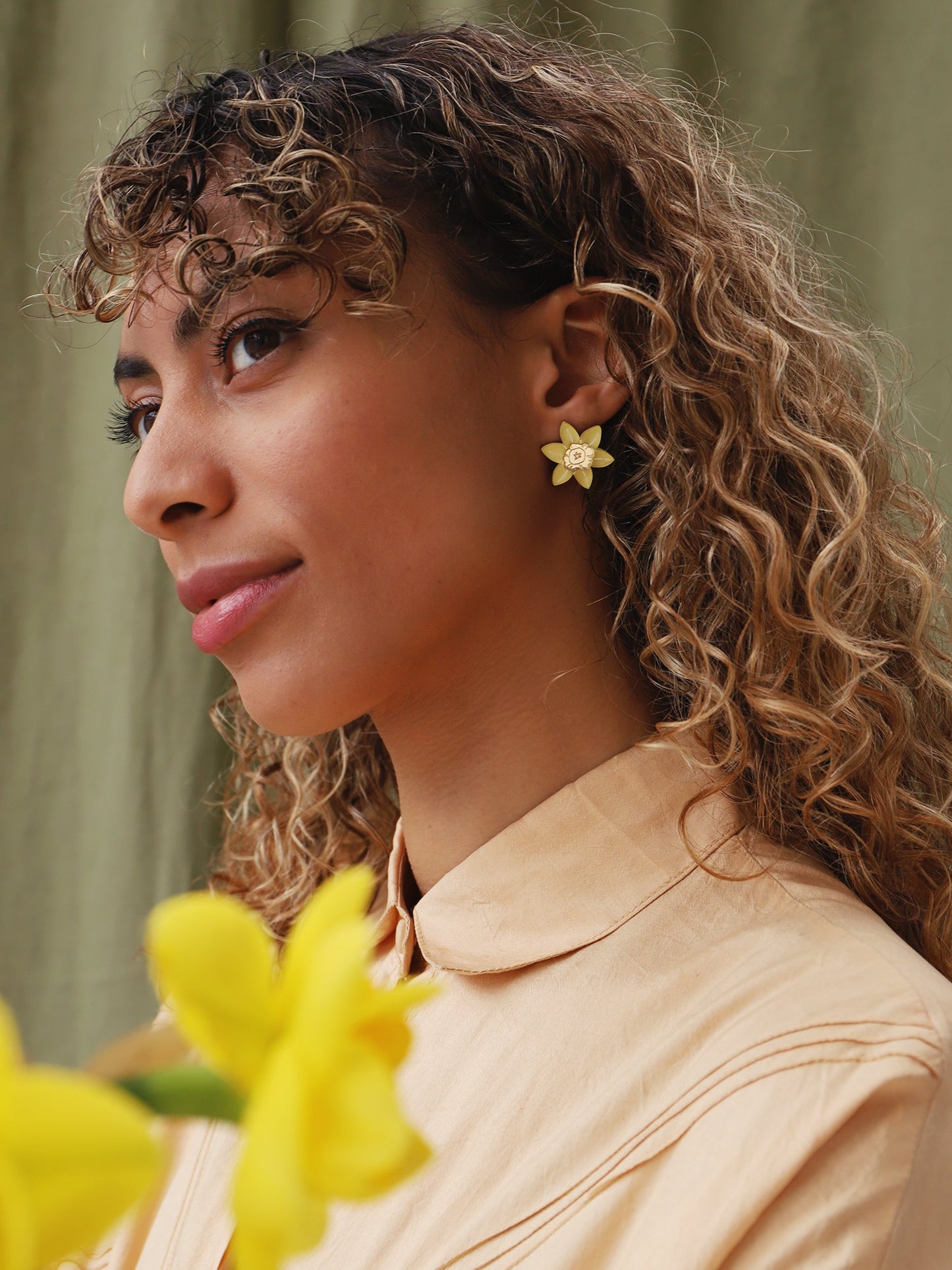 Daffodil Studs