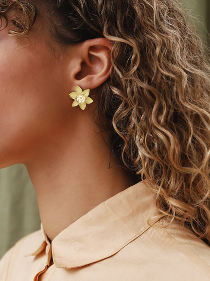 Daffodil Studs