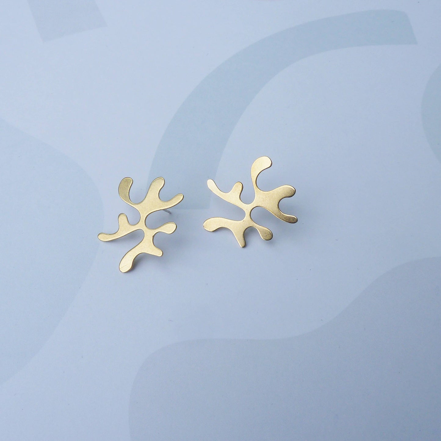 Flora Wavy Studs