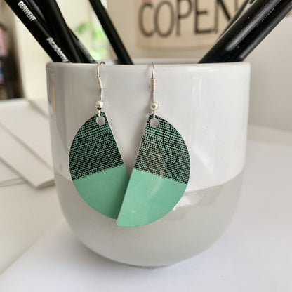 Balance Arc Drop Earrings - Green